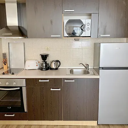 Apartman Beachfront Sea View & 5 Swimming Pools *
