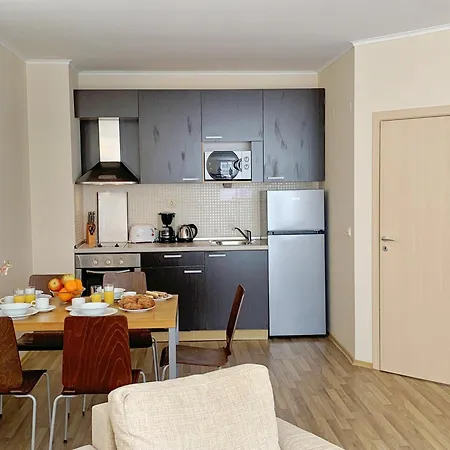 Apartman Beachfront Sea View & 5 Swimming Pools *