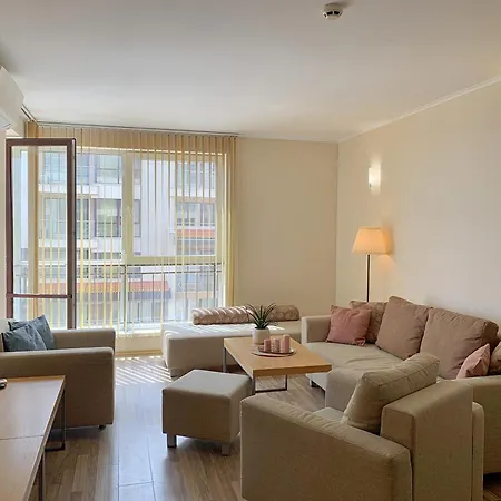 Beachfront Sea View & 5 Swimming Pools Apartman