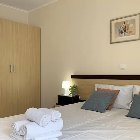Beachfront Sea View & 5 Swimming Pools Обзор