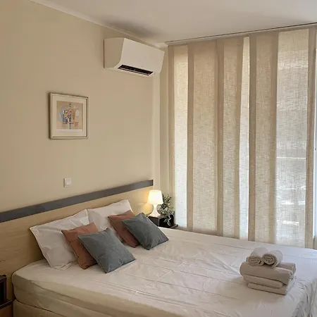 Apartman Beachfront Sea View & 5 Swimming Pools *