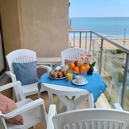 Beachfront Sea View & 5 Swimming Pools * Обзор