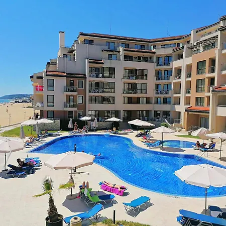 Apartman Beachfront Sea View & 5 Swimming Pools