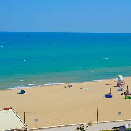 Beachfront Sea View & 5 Swimming Pools Apartman *