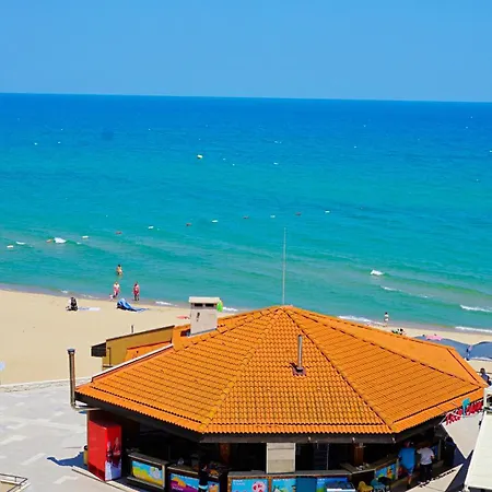 Apartman Beachfront Sea View & 5 Swimming Pools *