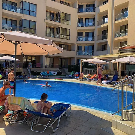 Beachfront Sea View & 5 Swimming Pools Apartman *