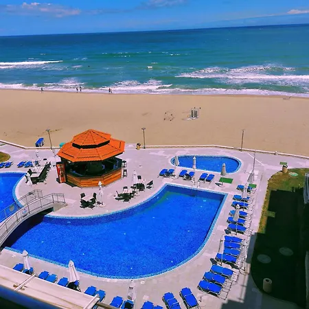 Beachfront Sea View & 5 Swimming Pools Apartman Obzor